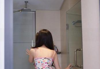 给你们展示Cat Demon喵崽的运动风采,分享她的闪亮图片,谁说会出汗不美丽?