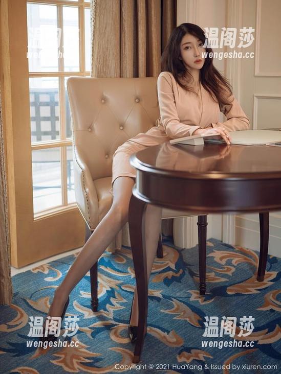 HuaYang花漾 - 偶尔需要壁纸？小海臀Rena的大理原图准备好带你溜达。
