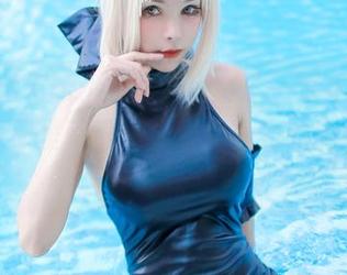 Kitkat Cosplay给你塞了一整本美咲照片,图册里藏着不要问我为何的肆意与轻盈。
