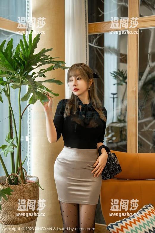 XINGYAN星颜社-黄寒娜 XINGYAN星颜社 - 黄寒娜的私房吊带图集:偷偷放松一下,那串带子可真不一般!