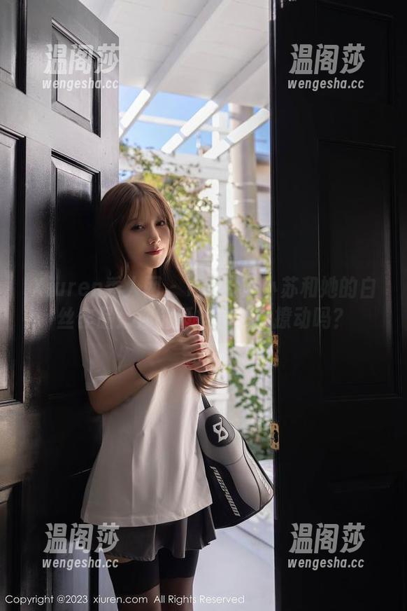 Xiuren秀人网 - YOYO苏小苏和她的白丝作品：你能抵挡住那种撩动吗？