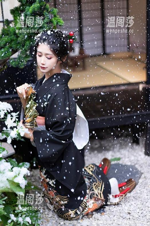Xiuren秀人网-Yuki鱼儿 Xiuren秀人网 - 当裤里丝遇上Yuki鱼儿,这场写真好像搞了一出小戏!