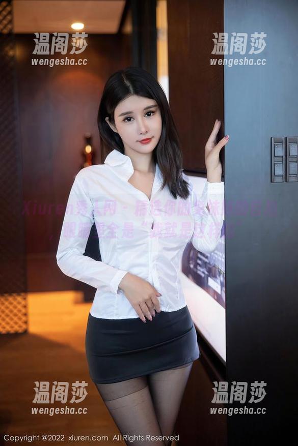 Xiuren秀人网 - 精选你的兔妹妹的自拍，眼睛里全是“我就是这样的”