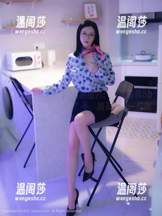 Xiuren秀人网-呆呆的瑞bb Xiuren秀人网 - 精选图片:呆呆的瑞bb在礼服中扮演反派?不,她其实是一位幽默大师