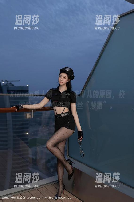 Xiuren秀人网 - 看：朱可儿的原图，校园的不经意里透着一丝“颠覆”。