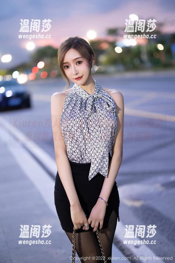 Xiuren秀人网-果果Nikki Xiuren秀人网 - 分享果果Nikki的镂空,看得我直想说:哇,这设计真别致!