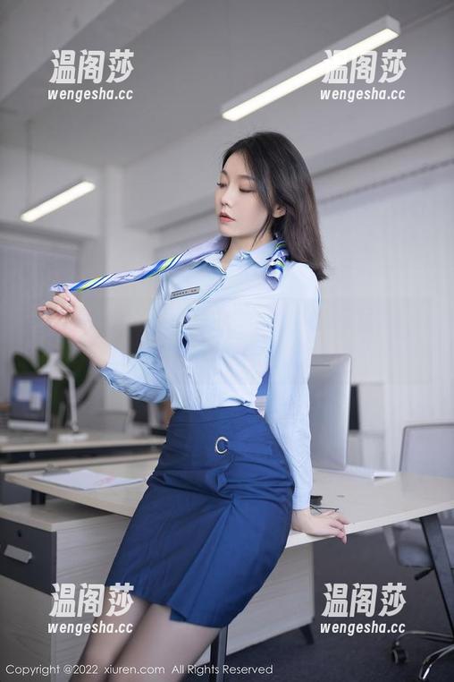 Xiuren秀人网 - 瑜伽作品里的草莓zz，像甜甜圈一样诱人！