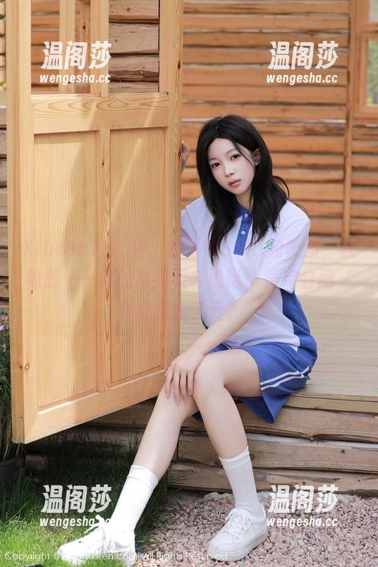 Xiuren秀人网 - 金妍兮Saki的美图，丝袜版——这丝袜如果会说话，肯定会问‘你麻烦我了没？’
