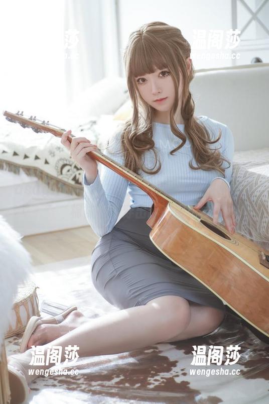asagiriai(爱ちゃん)的这组私房照片，棉袜也能穿出新高度！