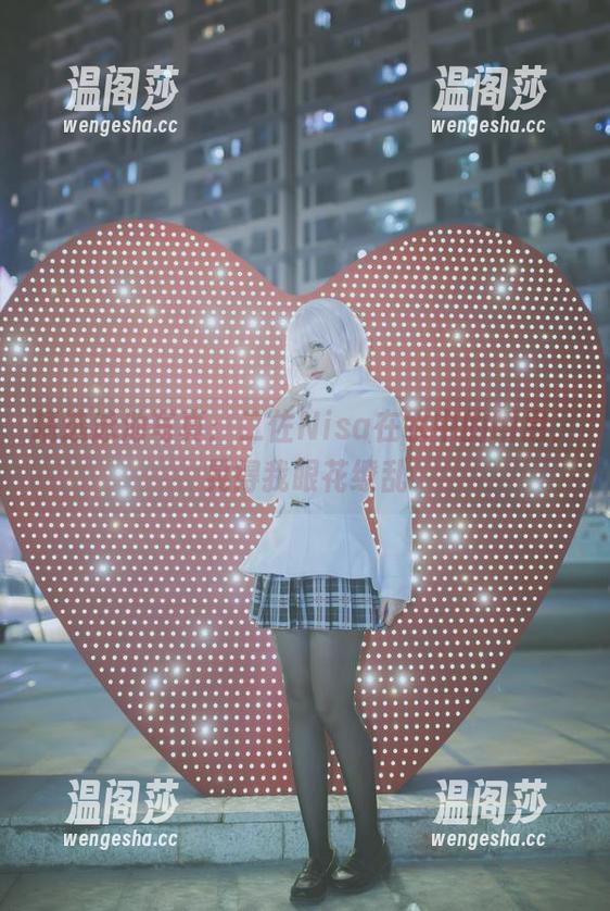 精选泳池写真：二佐Nisa在水中的瞬息，晃得我眼花缭乱
