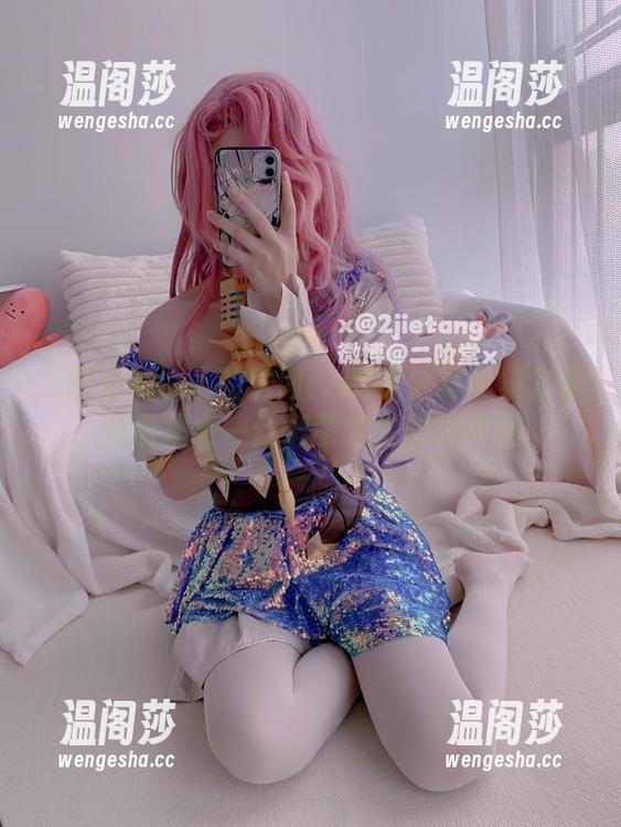 二阶堂宅绘子 二阶堂宅绘子的房间:JK学妹写真集分享,画面里有一丝懒散与生动的碰撞。