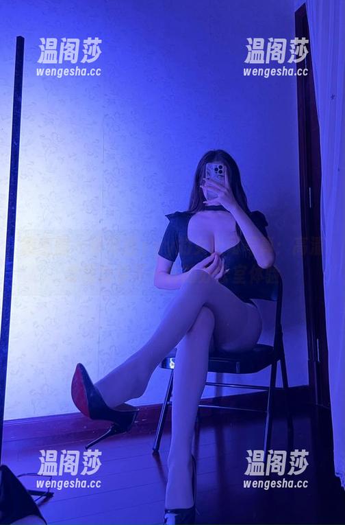 可可西yyy 微密圈 - 可可西yyy的女上司写真:高清套图给你不一样的办公室体验