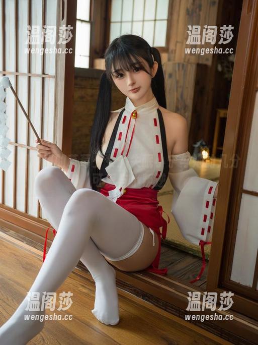 图册里的草莓少女：失眠小宁与她的几分可爱与小叛逆