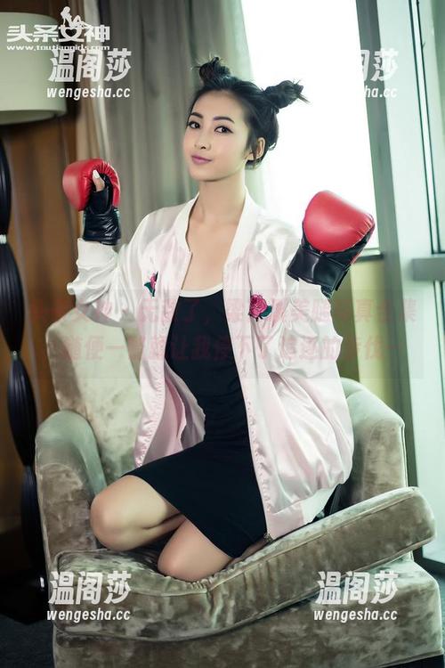 头条女神-梁芮溪 头条女神 - 无敌了,梁芮溪美腿写真合集,随便一瞥就让我停下了追逐的步伐…