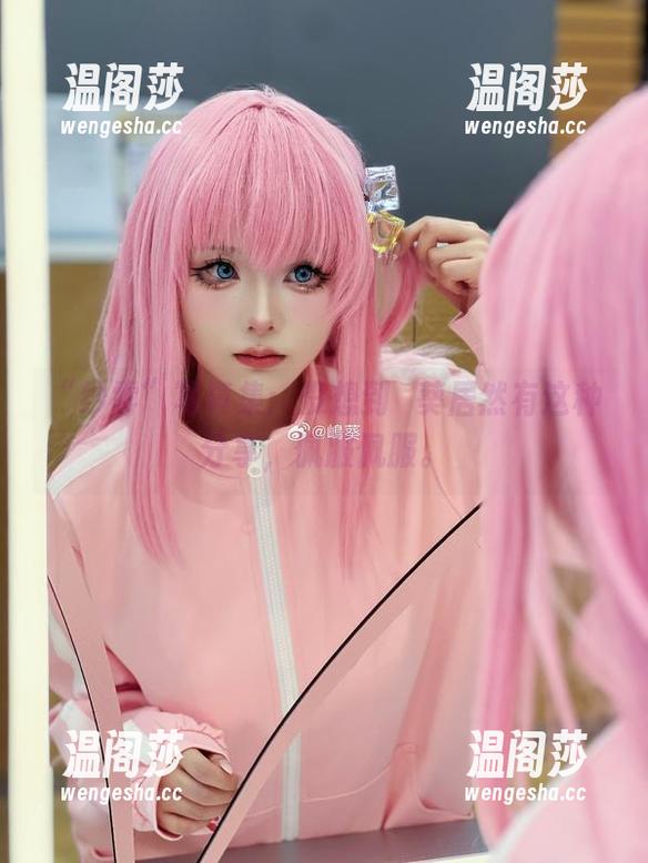 嶋葵 “纱雾”写真集:没想到嶋葵居然有这种分享,佩服佩服。