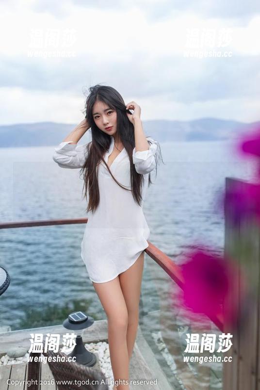 推女神-萌琪琪Lrene 推女神 - 写真原图:萌琪琪Lrene教你如何把办公室变成你的舞台!可不只是工作吧?