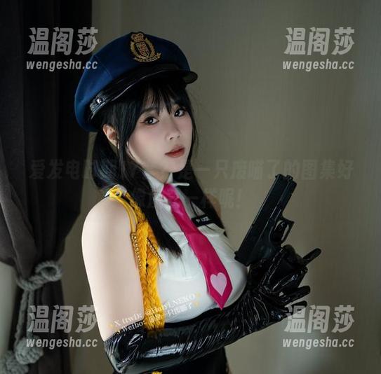 爱发电时期17套？是一只废喵了的图集好像魔咒一样呢！