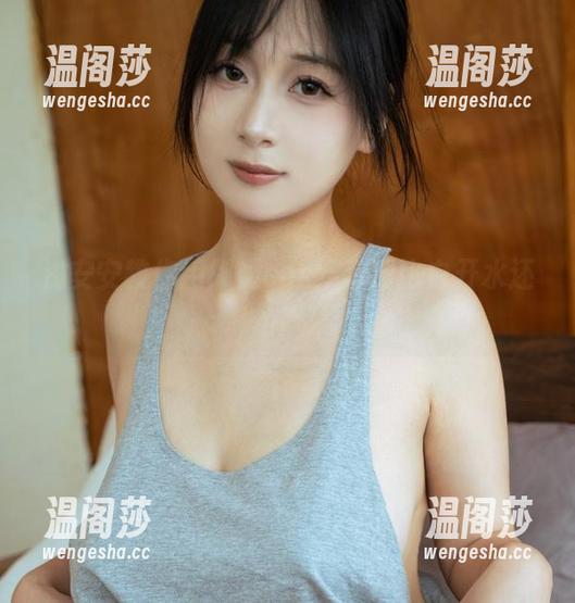 浅安安 浅安安教你用椰奶cos,套图比白开水还解渴