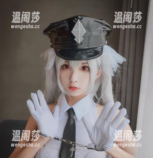 谁能拒绝清颜真德秀的灰丝魅力？下载这本写真集，可以多瞥几眼。