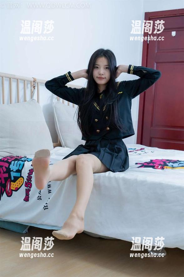 物恋传媒 - 我见过的最高级吊带，敢信这是小谷的免费套图？