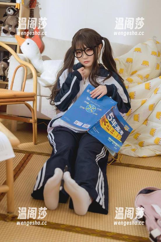 神沢永莉的全套，不是去教堂的修女，却有种想跺脚的冲动。