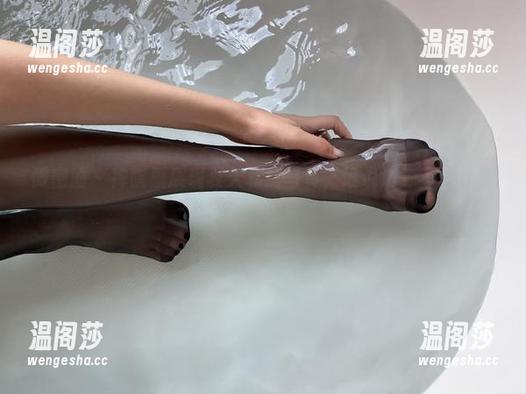 禅院熏 微密圈 - 禅院熏展现夏天私房写真,谁说清凉不能性感?