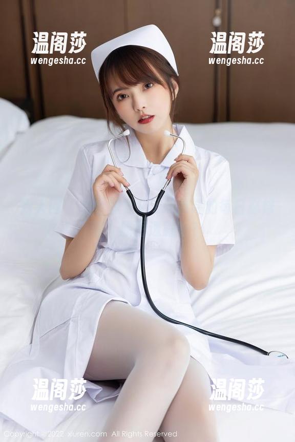 秀人网 - 黑色真是Sissi诗诗的每日必修课，原图透露啥？