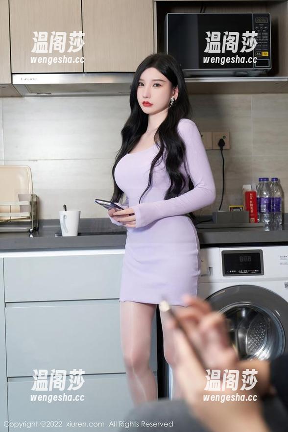 秀人网-南初妹妹 秀人网 - 精选见面会!原图里的学妹,南初妹妹打破次元壁