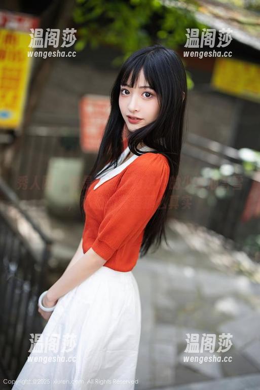 秀人网 - 像是生活在幻想中的少女心雪雪，私拍的套装那么真实