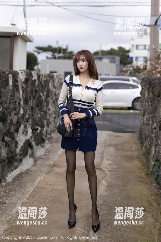 秀人网-糯美子MINIbabe 秀人网 - 糯美子MINIbabe拿蕾丝写真集进攻,下载了之后,记得保密呦!不然就露馅了。