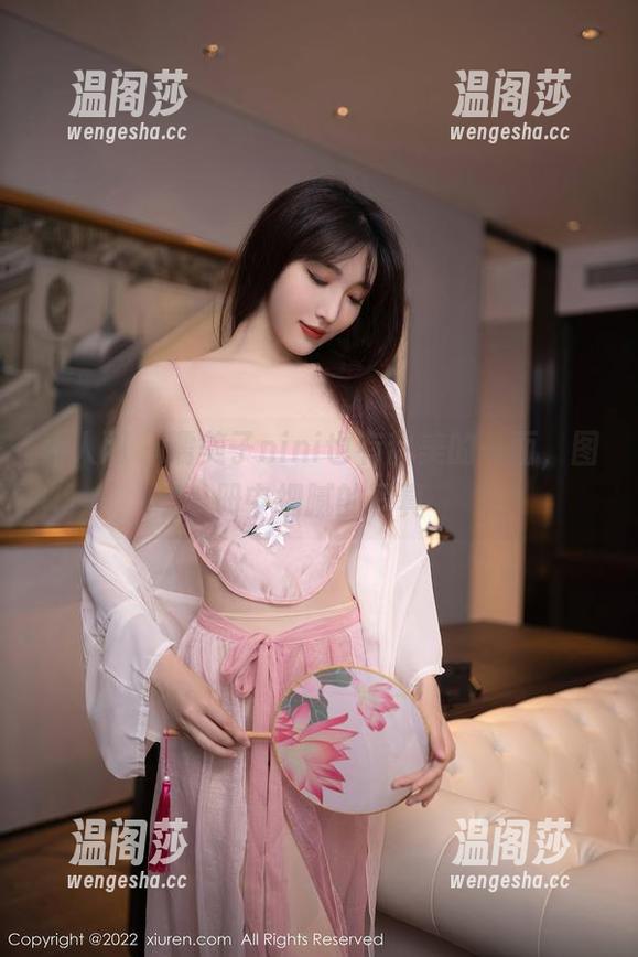 秀人网 - 糯美子nini也有甜美的一面，图册中细腻的写真