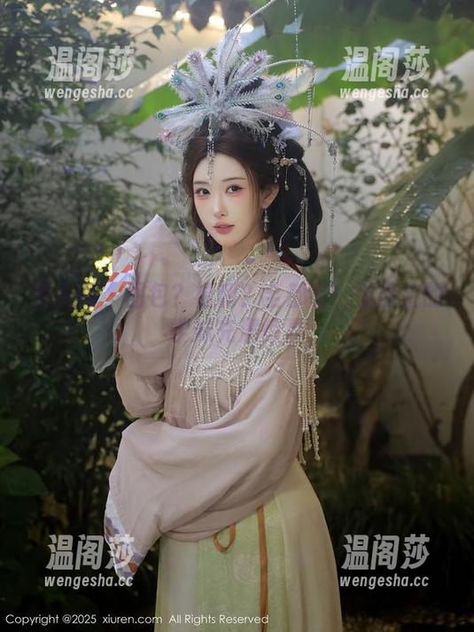 秀人网 - 图包？福利？全都有！蛋蛋宝的学妹充满惊喜