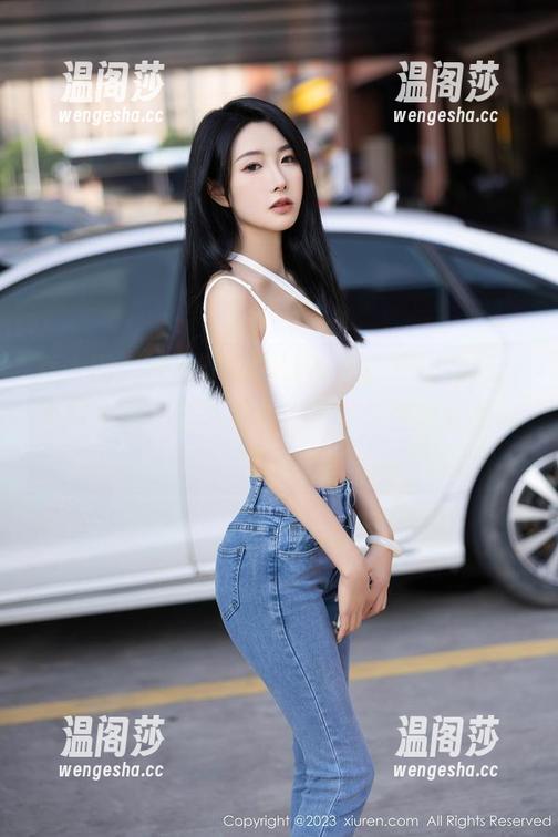 秀人网 - 麻布学妹写真和她的定制网袜，不得不说，意外契合，尤其是那种轻松的气息。