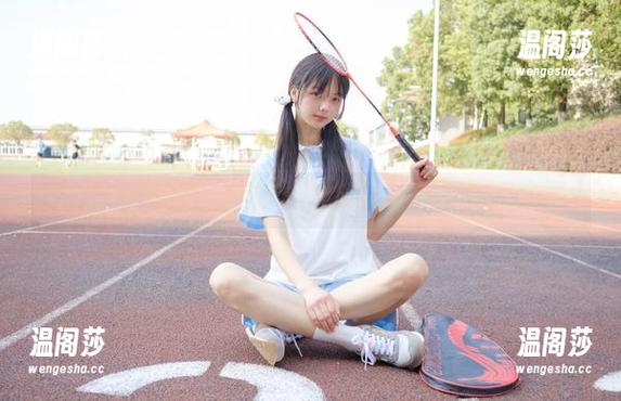稚乖画册 - 赤西夜夜：泳池里的甜蜜顽皮照片