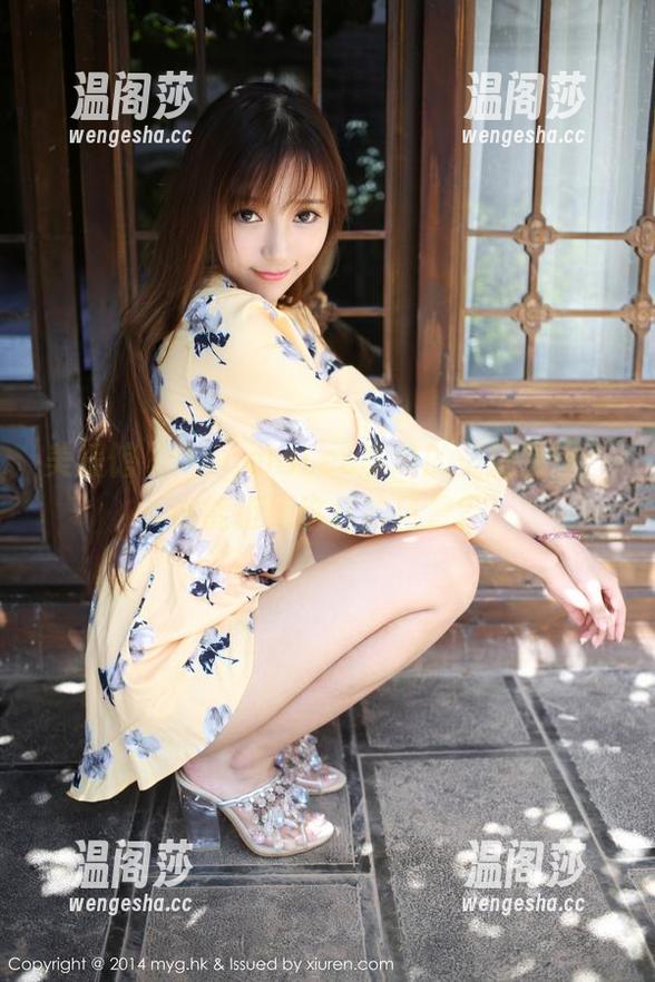 美媛馆 - AngelaLee李玲的美腿原图：谁能拒绝这样的风景？