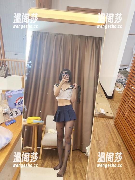 微密圈 - 在胜利的小生活全套图集中，找到‘JK’的另一面