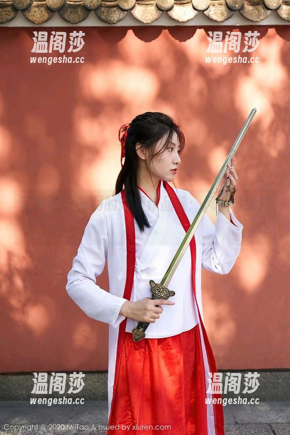 蜜桃社-初月 蜜桃社 - 初月的短裙作品集:风,真会挑地方。