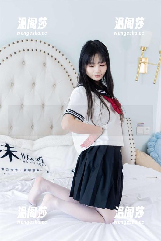 袜啵啵 - 小沫的校服裤里丝——那种特有的原图，完全免费拿走！