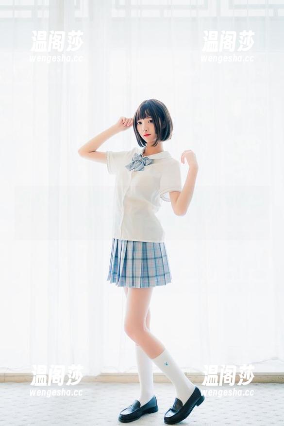 西瓜少女长腿图集更新，谁用腿打动我的心？我就静静等吧。