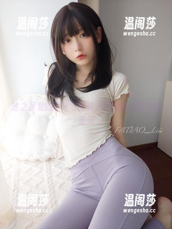 迷之呆梨的夏末写真集，带你遨游虚空的蓝天